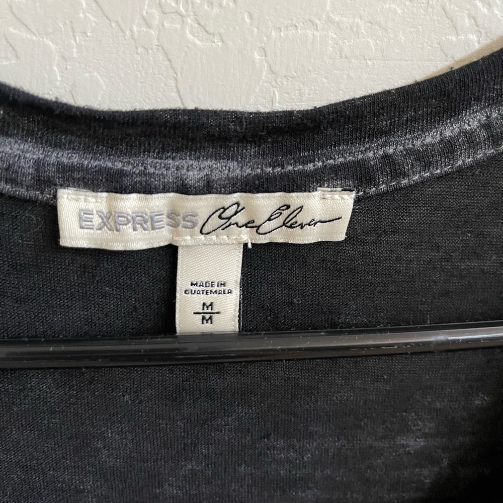 Express Cat Tank Top - Picture 3 of 5